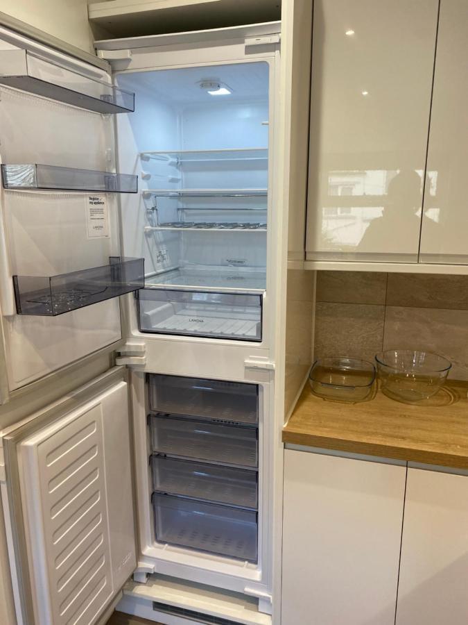 Bournemouth Beachfront Retreat 3 Bedroom 3 Bathroom Seaside B&B With Free Parking מראה חיצוני תמונה