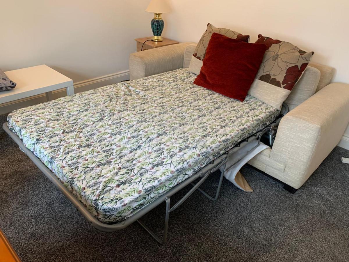 Bournemouth Beachfront Retreat 3 Bedroom 3 Bathroom Seaside B&B With Free Parking מראה חיצוני תמונה